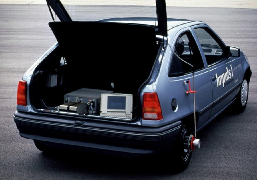 Багажник Opel Kadett Impuls I (E) 1991 года  (фото 2 из 4)